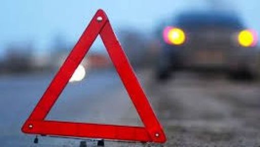 В Мерефе опрокинулся спецавтомобиль: кадры с места ДТП