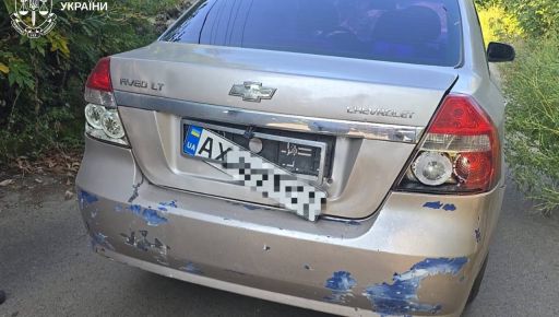 У Дергачах дрон здетонував біля машини, постраждала жінка