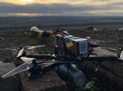 На Харківщині росіяни намагалися знищити збитий дрон і підірвалися на ньому: кадри з повітря