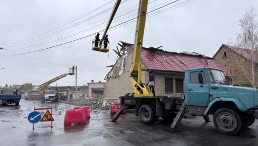 В Харькове коммунальщики показали, как устраняют последствия обстрела РФ 20 октября
