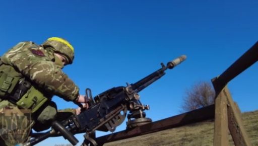 Харьковские терробороновцы провели учения: Эффектное видео работы штурмовиков в поле