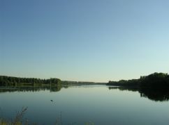 На Харківщині у водосховище впав вибуховий предмет