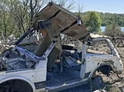У Куп'янську росіяни розбомбили авто: постраждав чоловік