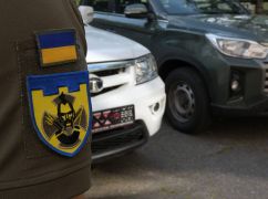 На Харківщині громади передали військовим два пікапи