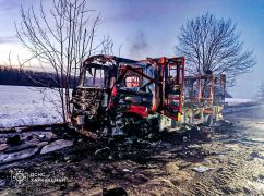 На Харківщині росіяни прицільно вдарили по рятувальниках, які гасили пожежу після атаки