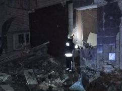 Рашисти знищують двір за двором: Василіса Фролова показала свій зруйнований ракетою будинок у Харкові