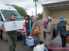 С освобожденных территорий Дергачевской громады начали эвакуировать людей