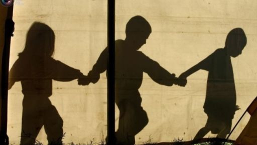 Харьковские полицейские ночью нашли 12-летнюю девочку в парке