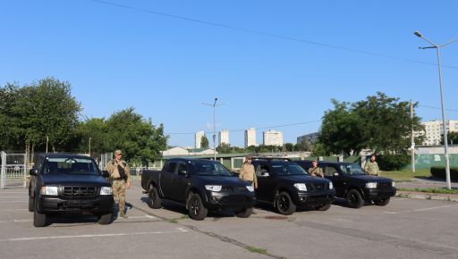 Харьковские спецназовцы патрулируют Донецкую область на новых полноприводных авто