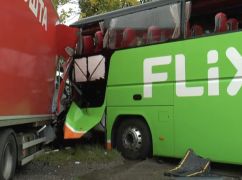 Фура "Новой почты" протаранила автобус FlixBus: Среди пострадавших – харьковчане