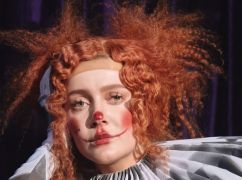 Харківська співачка KOLA випустила емоційний кліп в образі клоуна