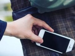 В Харькове женщина украла телефон и сняла с чужой карты 50 тыс. грн