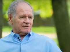 "Сидит на скамейке и получает большую зарплату": известный тренер резко высказался о вратаре с Харьковщины