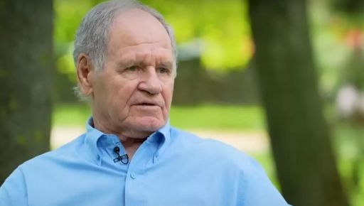 "Сидит на скамейке и получает большую зарплату": известный тренер резко высказался о вратаре с Харьковщины