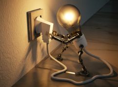 В Харьковской области аварийно выключают свет: что известно