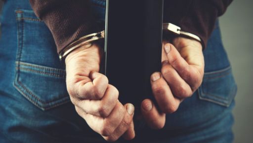 У Харкові викрили серійного крадія телефонів: йому загрожує до 8 років ув&rsquo;язнення