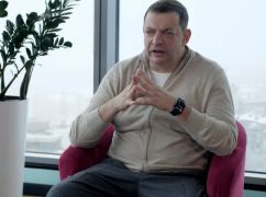 Беженка из Харькова оказалась в центре скандала с Monobank после поста Гороховского о "триколоре"