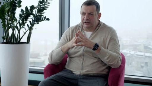 Біженка з Харкова опинилася в центрі скандалу з Monobank після посту Гороховського про "триколор"