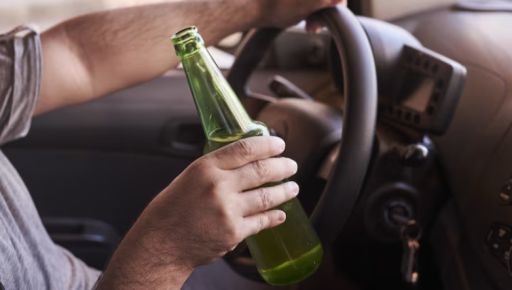 На Салтовке водитель Renault совершил ДТП и скрылся: патрульные оперативно разыскали нарушителя