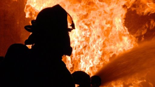 У Київському районі Харкова внаслідок обстрілу загорівся багатоквартирний будинок