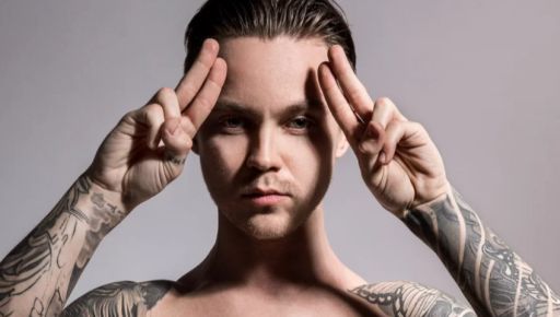 Харьковский певец Пивоваров поделился архивными фото с детства