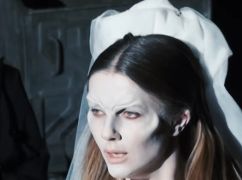 Українська "Баффі": KOLA приміряла образ культової героїні у новому кліпі