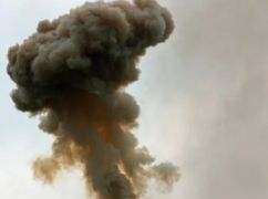 Российский дрон ударил по центру Чугуева: вспыхнул пожар