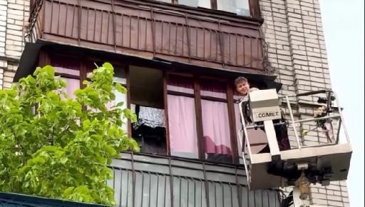 Пивоваров на подъемнике спел премьерный трек для поклонницы