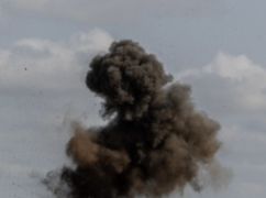 Россияне FPV-дронами атаковали магазин и админздание предприятия в Харьковской области