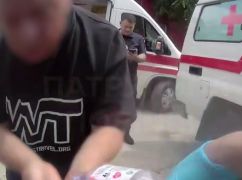 Патрульные показали, как спасали раненого во время атаки БПЛА на Харьков