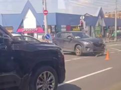В Харькове на Аэрокосмическом проспекте произошло ДТП: на месте работают три "скорых"