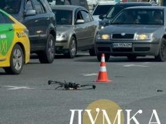 В Харькове один из российских дронов упал прямо посреди оживленного перекрестка: кадры с места