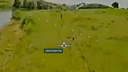 Пограничники показали, как уничтожают российских штурмовиков возле Артельного в Харьковской области