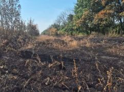 Росіяни атакували дроном "Молнія" село на Харківщині: пошкоджено мікроавтобус