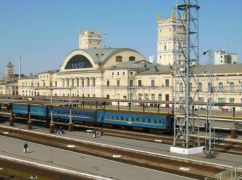 Укрзализныця сообщила о задержках поездов в Харьков и из города: список рейсов