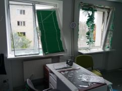 Россияне второй раз за полтора года повредили офис местного медиа в Изюме