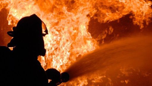 Внаслідок удару по торговому центру в Харкові спалахнула пожежа &ndash; ОВА