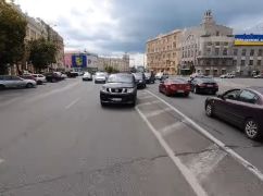 Авто нужны постоянно: Жадан с друзьями отправили из Харькова на фронт 22 машины