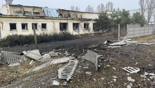 Оккупанты атаковали ночью Золочев в Харьковской области: фото разрушений