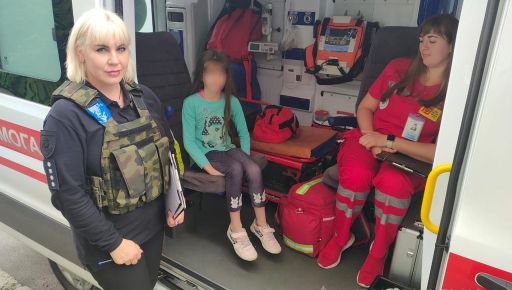 В Харькове пьяная мать била дочь на детской площадке: ребенка спасли соседи