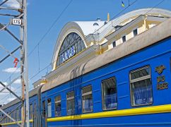 В Укрзалізниці розповіли, які потяги та на скільки затримуються в дорозі