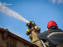 В Балаклее россияне ударили по учебному заведению: произошел пожар