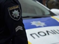 У Харкові водій Renault напідпитку втікав від копів та влетів у дерево