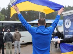 Пройшов Оленівку та чотири роки полону: на Харківщину повертається захисник Азовсталі