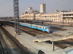 На Харківщині залізничника викрили на "приписуванні” зарплат працівникам, які були за кордоном