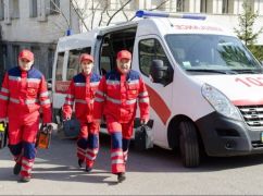 В Харьковской области россияне обстреляли бригады "скорой", пострадали спасатели