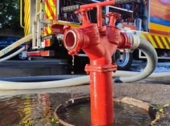 На місці удару дрона у Харкові спалахнула пожежа, є постраждалий