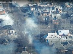 Харьковские гвардейцы показали уличные бои в Бахмуте: Впечатляющее видео