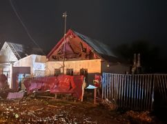 В Лозовой показали последствия попадания УАБ в жилую застройку: фотографии с места