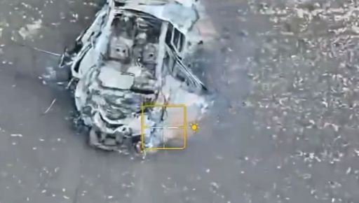 В Харьковской области российский дрон атаковал гражданское авто: двое мужчин - тяжело ранены